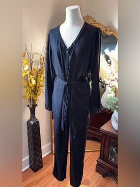 Cloth & stone Black Jumpsuit with V-Neck and Waist Tie